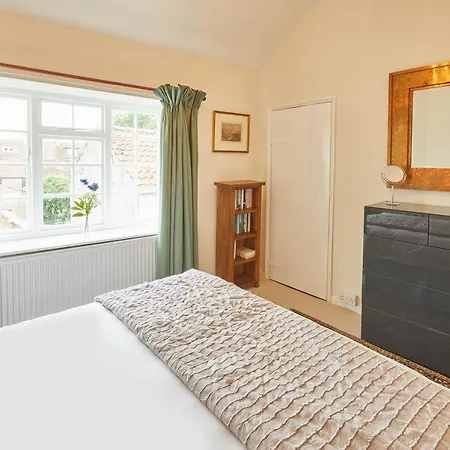 Host & - Robin 8 Willowgate Holiday home *